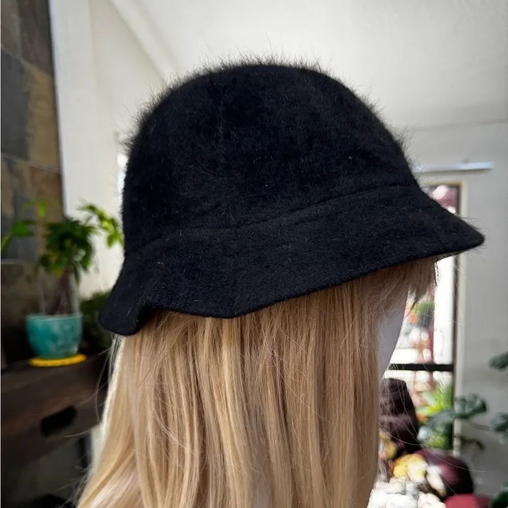 DNY AngoraโBucket Hat BlackโEUC
